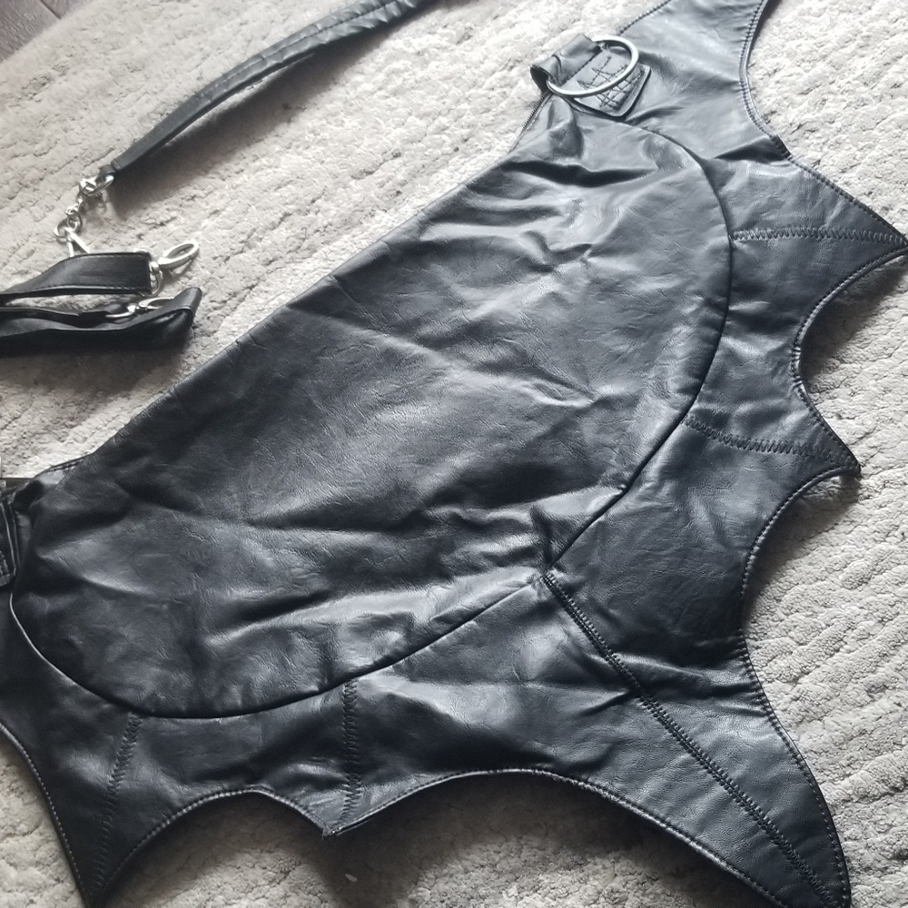 Kreepsville bat shoulder bag - Picture 9 of 10